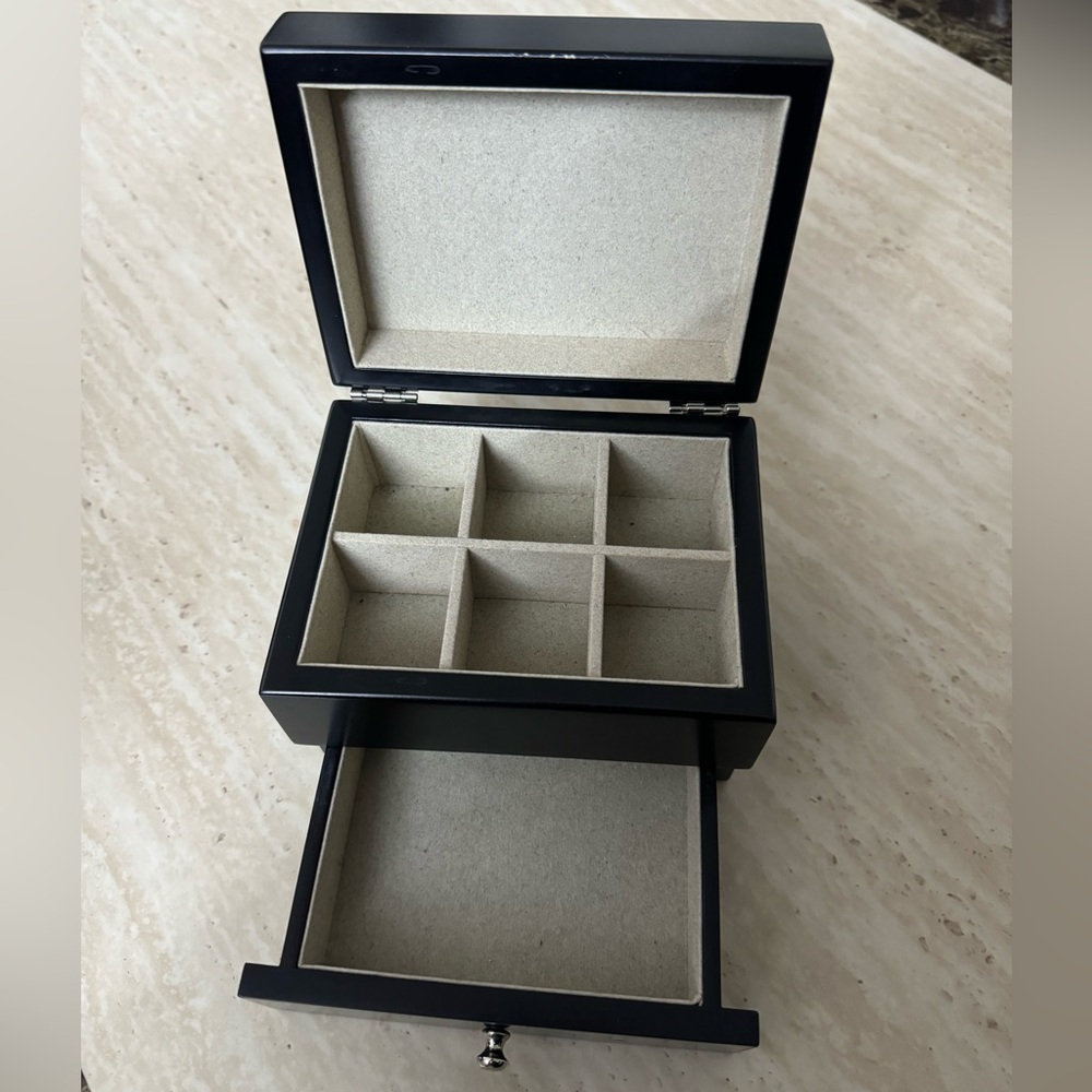 Jewelry organizer